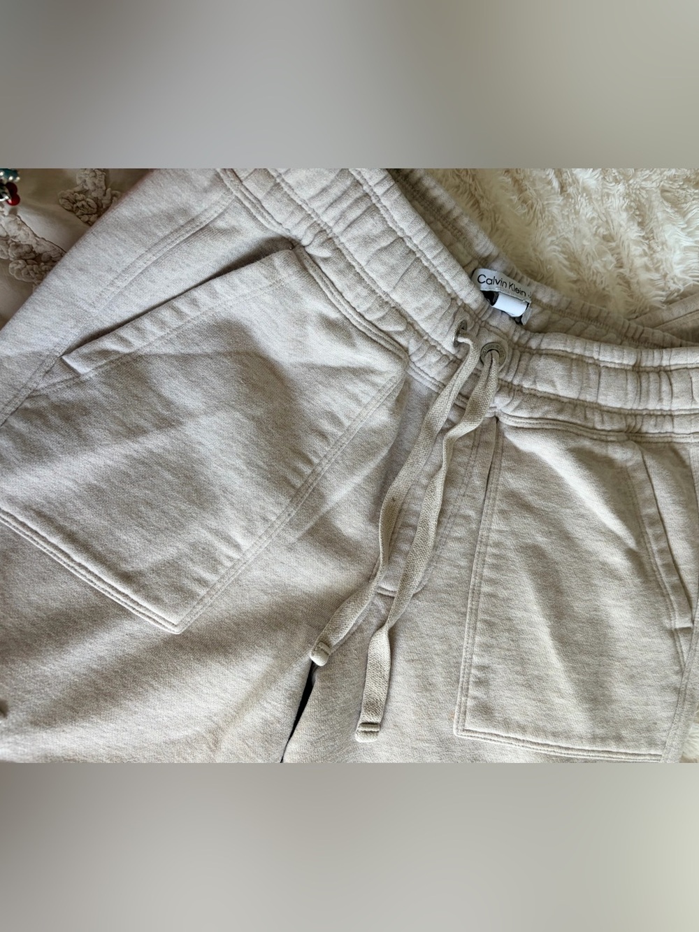 Calvin Klein cargo sweatpants - Picture 4 of 6